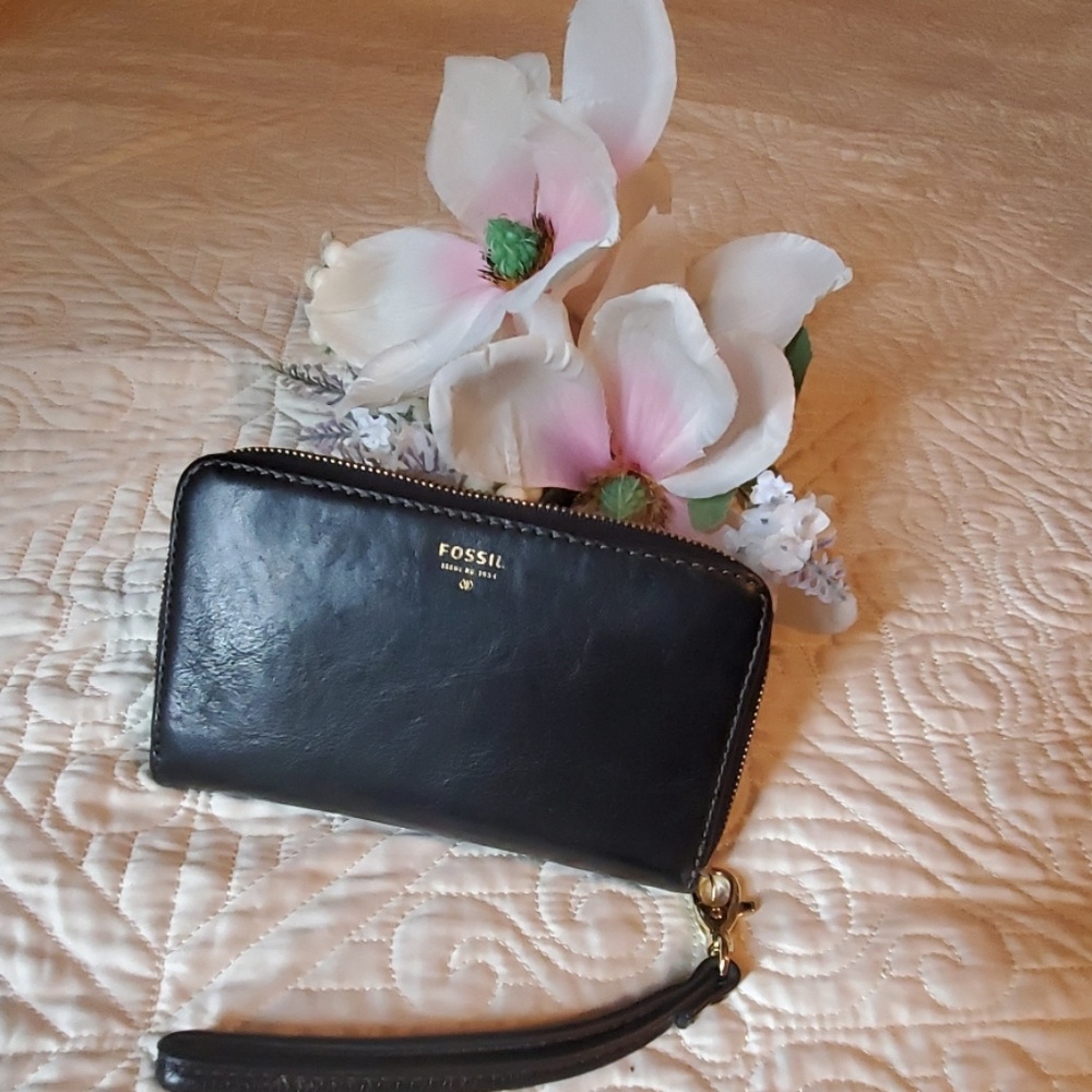 Fossil wallet